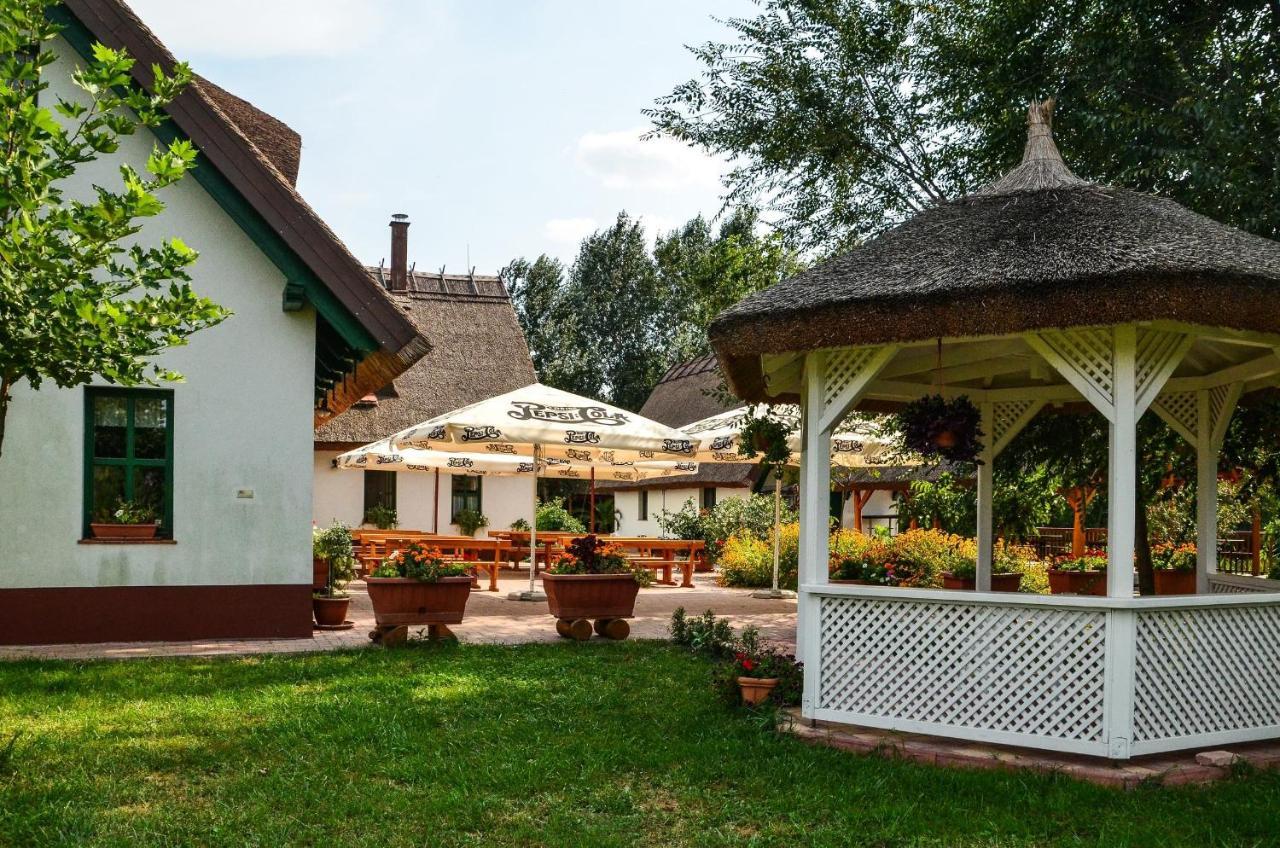 Antal-tavi Fogadó és Horgászparadicsom Szentes Exterior foto