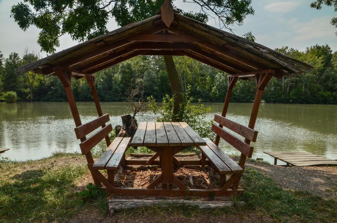 Antal-tavi Fogadó és Horgászparadicsom Szentes Exterior foto