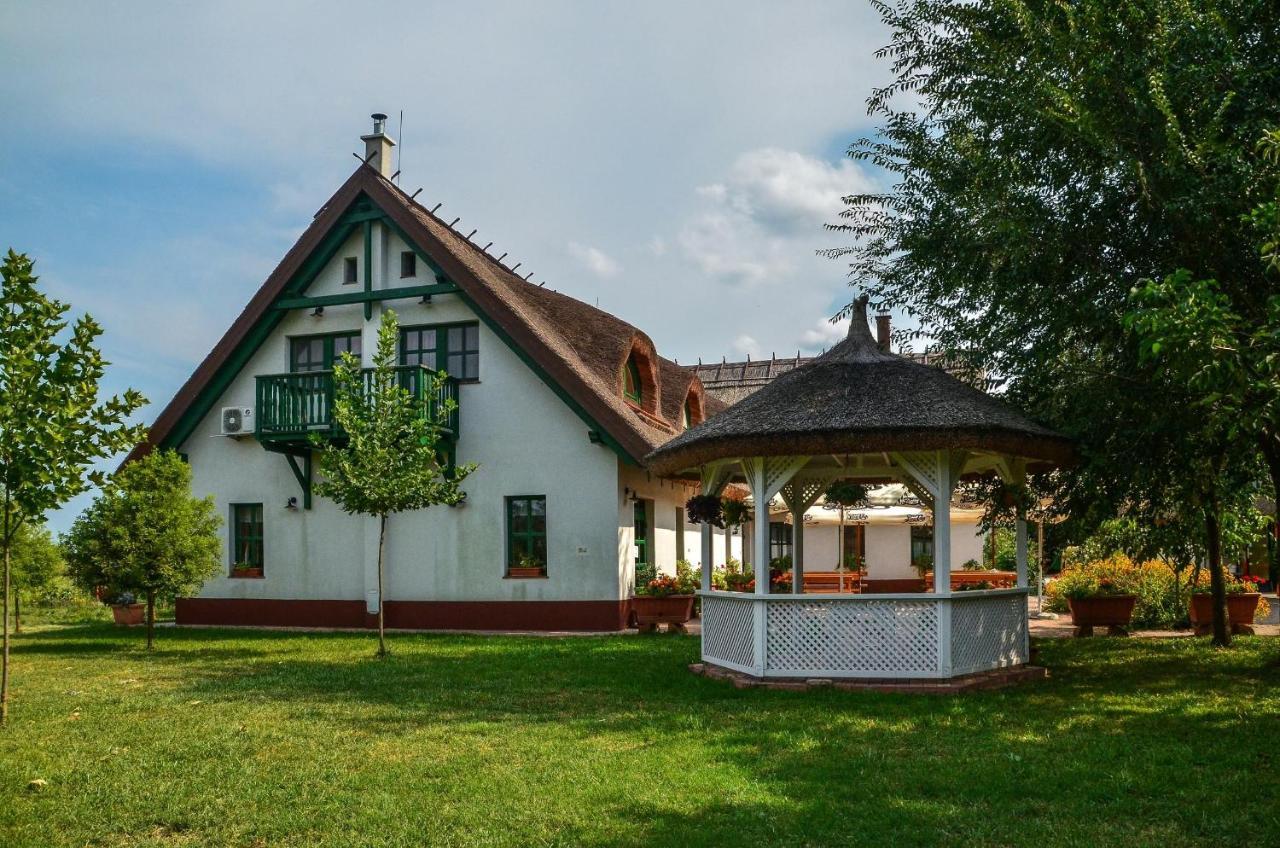 Antal-tavi Fogadó és Horgászparadicsom Szentes Exterior foto